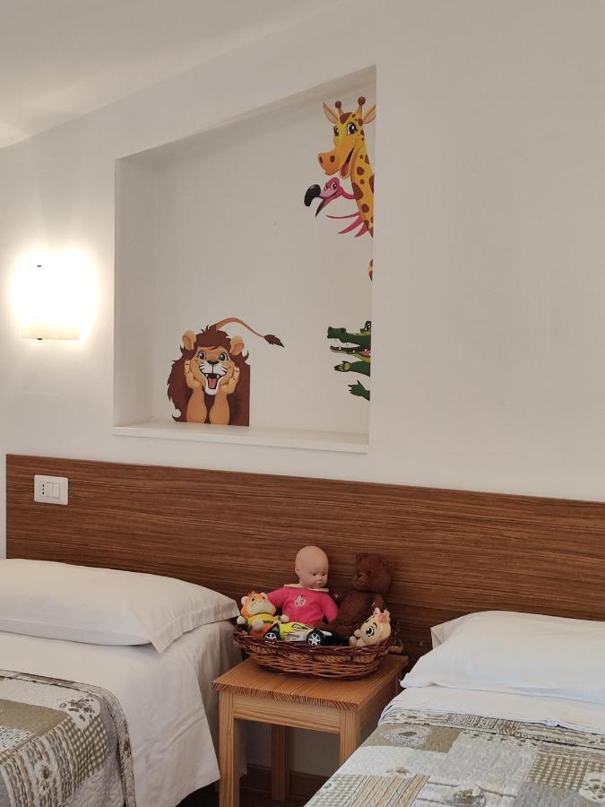 Amoroso'S House, Affittacamere การามานิโก แตร์เม ภายนอก รูปภาพ