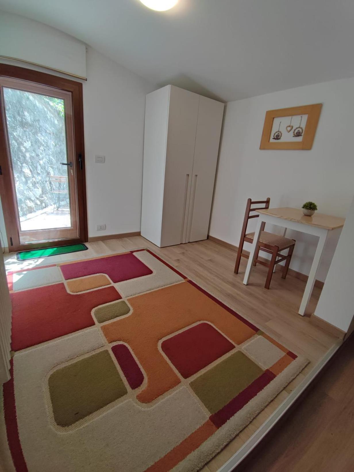 Amoroso'S House, Affittacamere การามานิโก แตร์เม ภายนอก รูปภาพ